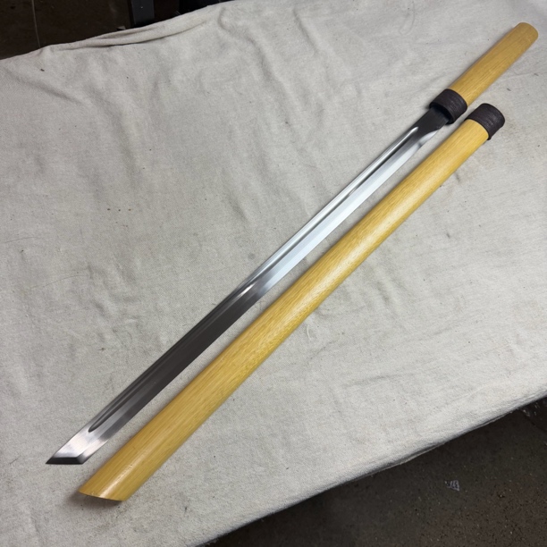 3815 龙泉昊天宝剑高锰钢方鞘龙凤檀木未开刃