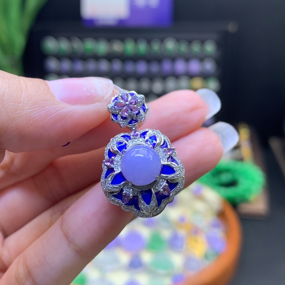 翡翠18K金镶嵌颈饰