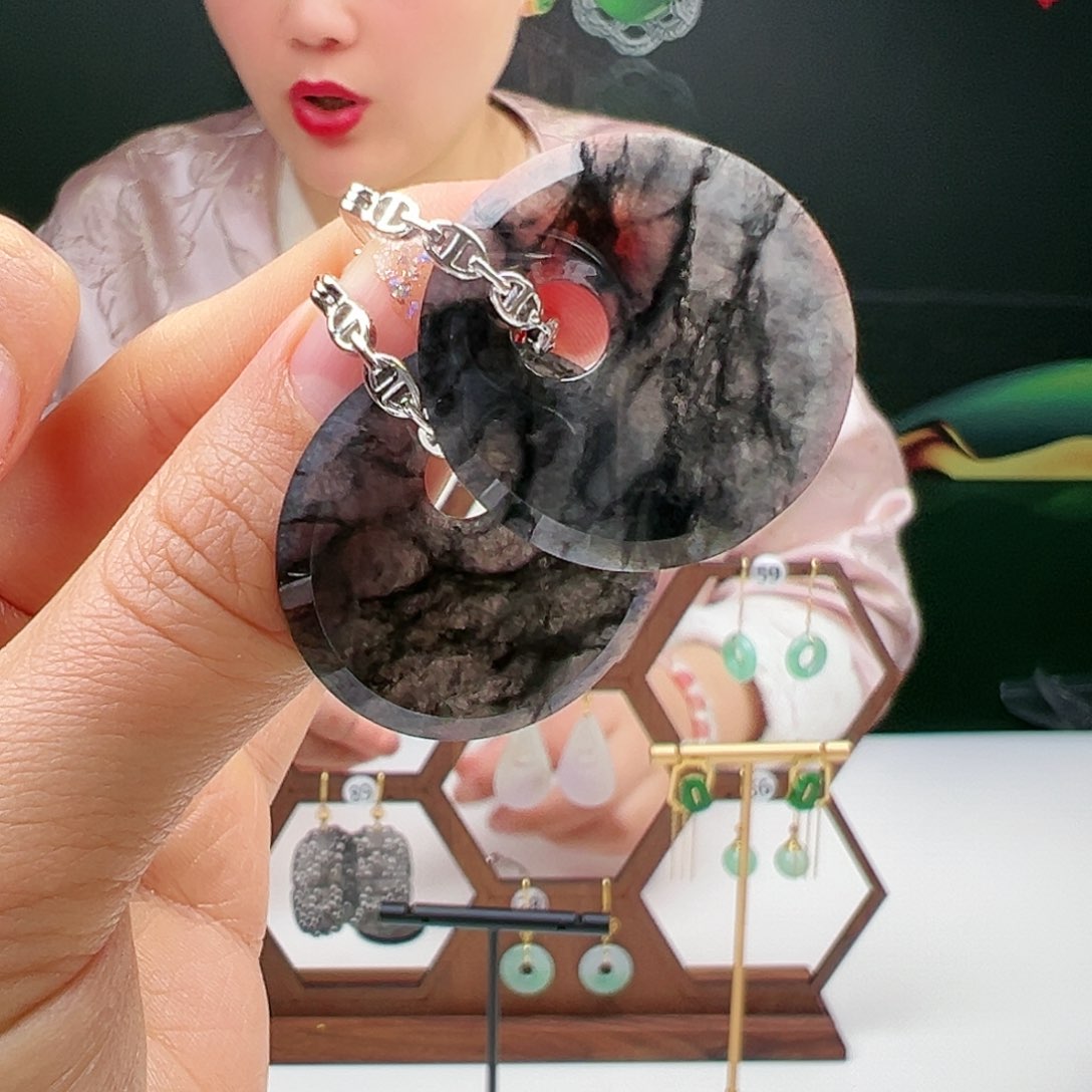 翡翠耳饰银S925镶嵌灵****?天然翡翠