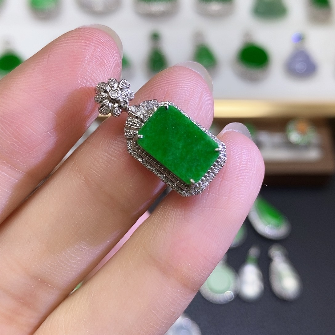 翡翠18K金镶嵌吊坠(不含链)