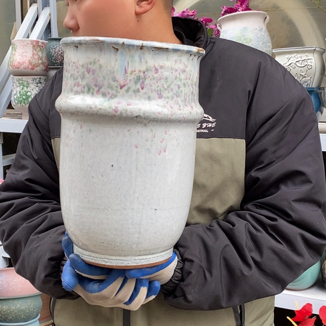 花盆紫砂口20高31瑕疵