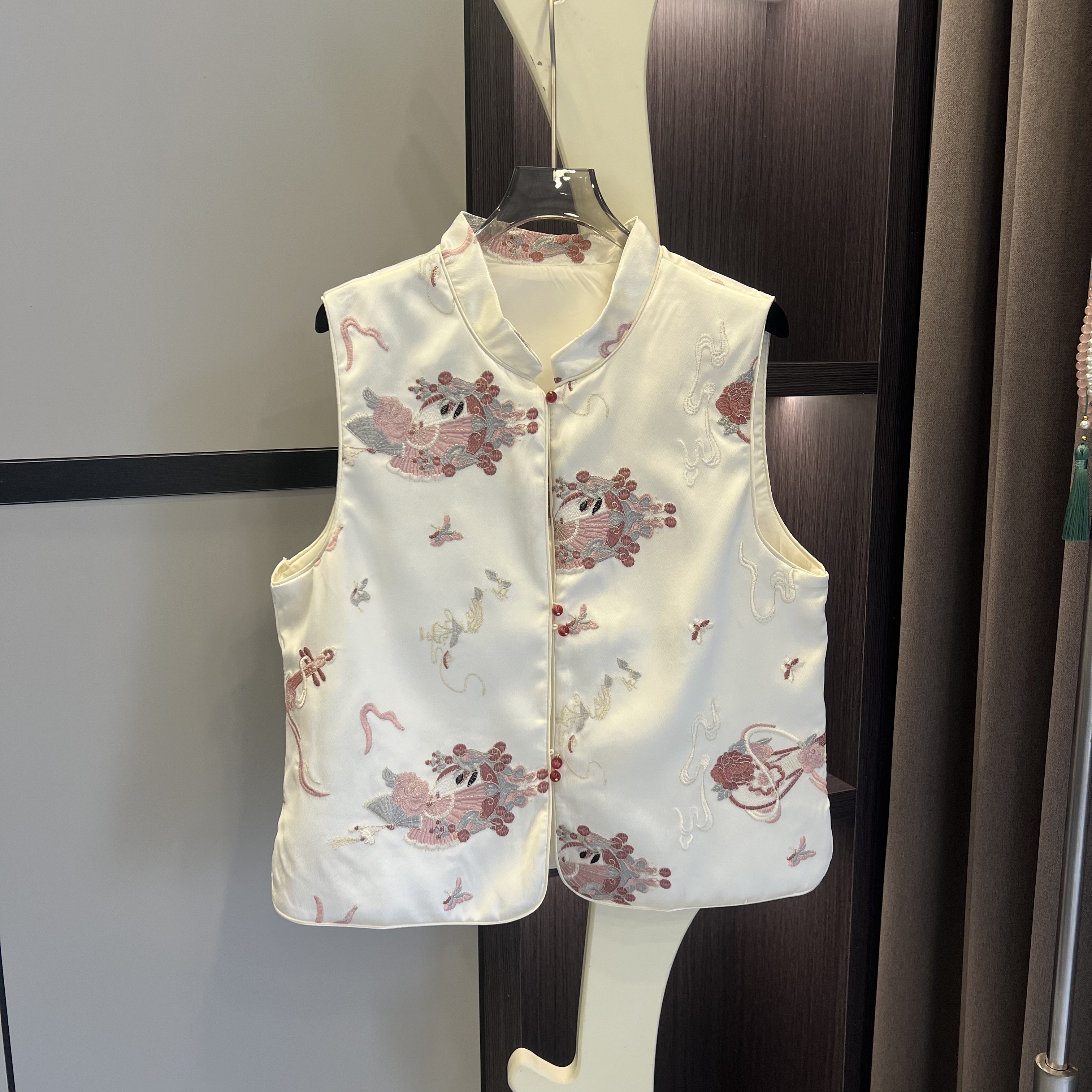 【江南丝府】新中式2025春季新款手工刺绣新中式国风重工刺绣马甲