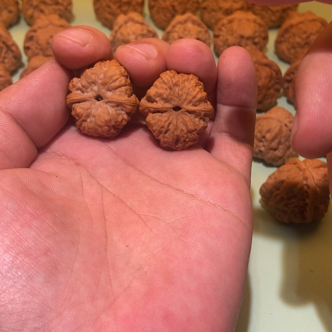 文玩核桃吊坠智****）蛤蟆头28一对