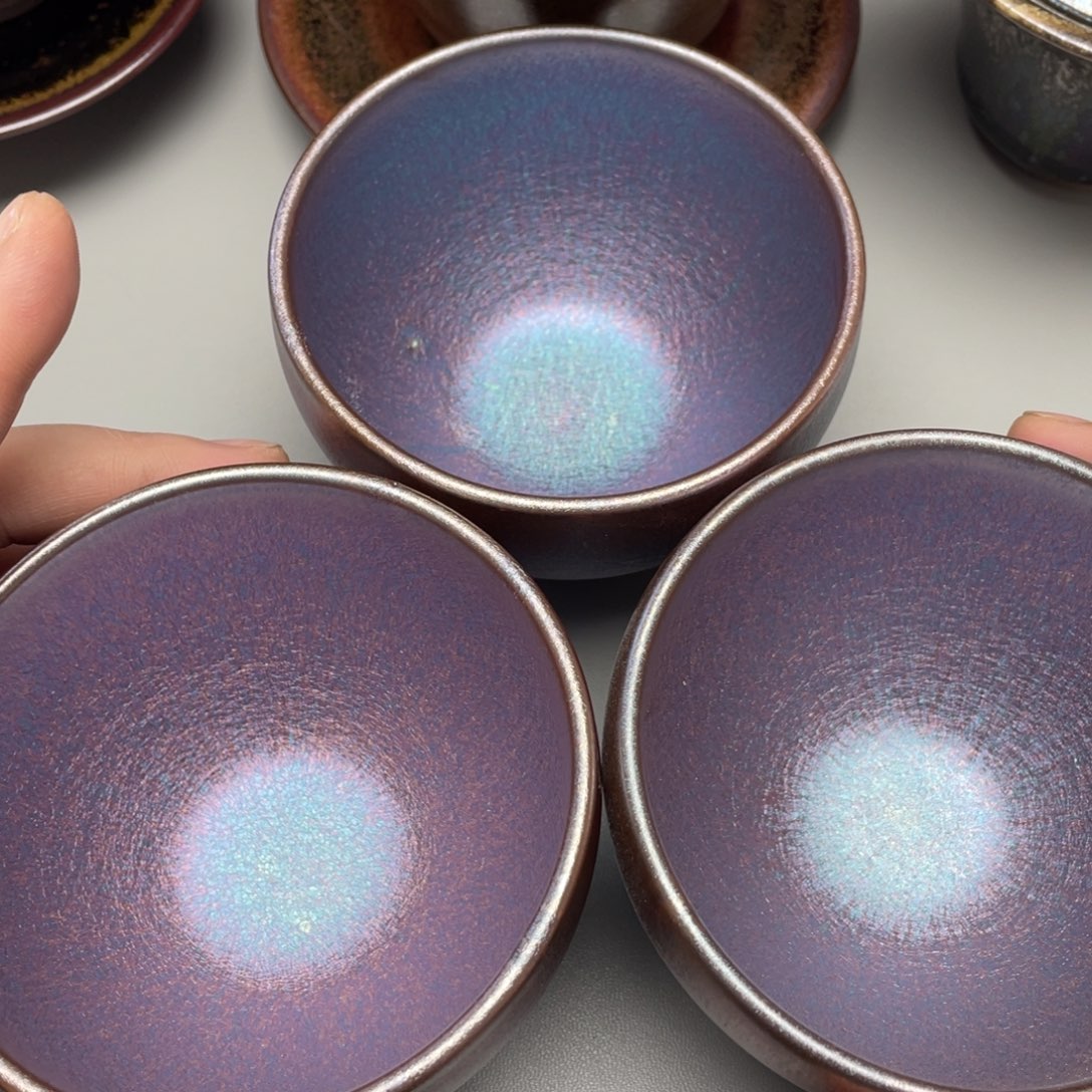 茶盏7微瑕三只。     