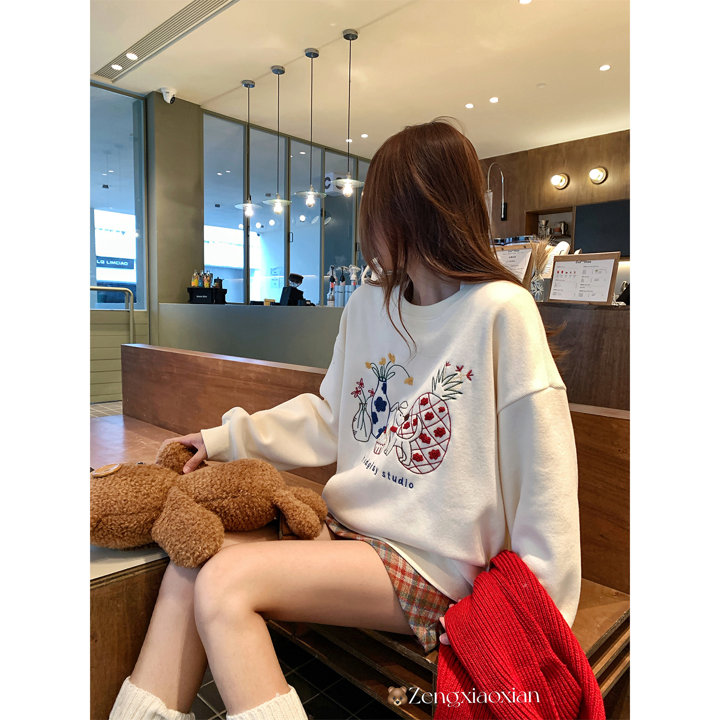 曾小咸 韩系杏色无帽圆领卫衣ZA54SSP0198-1