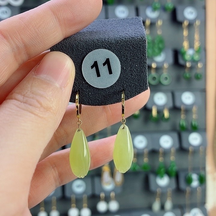 和田玉18K金镶嵌耳饰