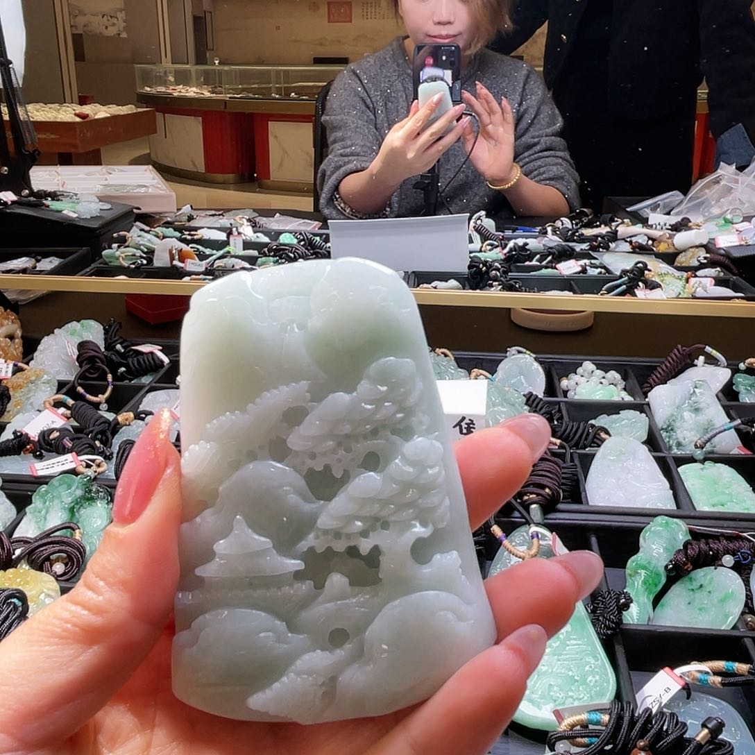 翡翠颈饰未镶嵌一个