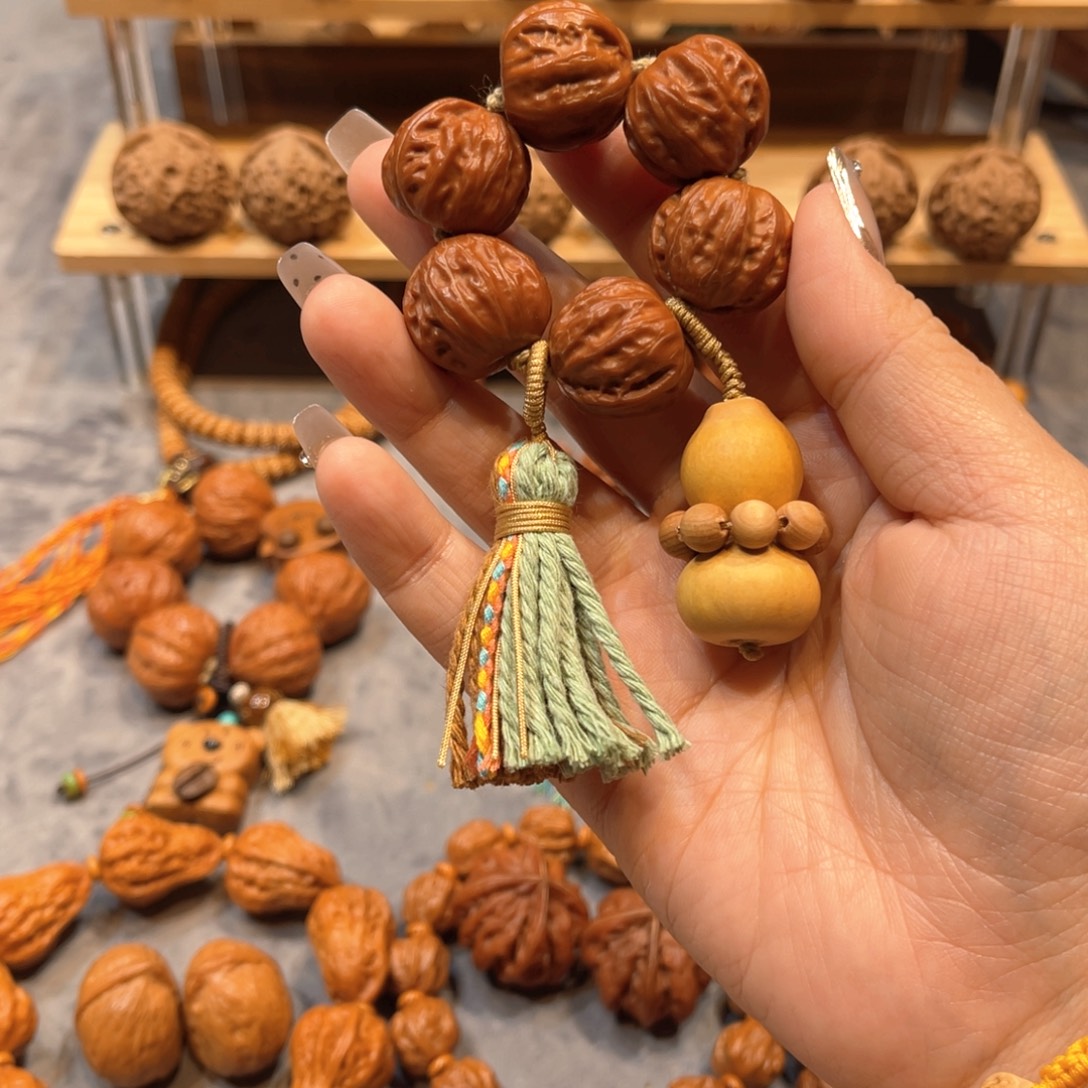 星****把件文玩核桃树王葫芦款
