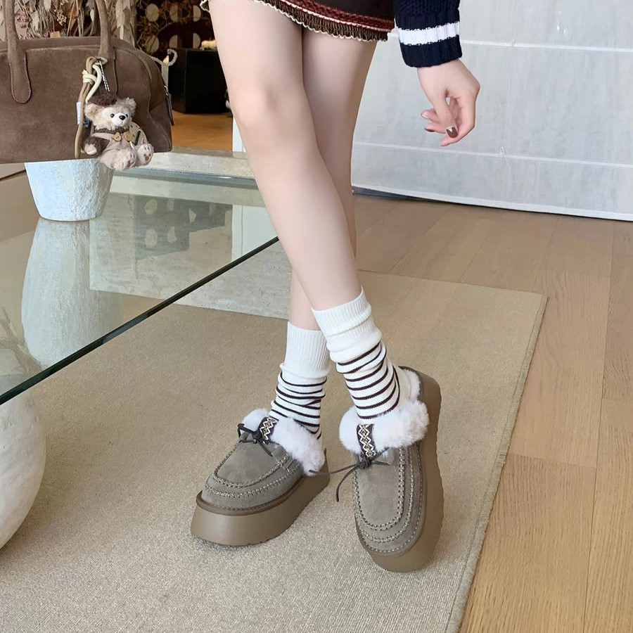 防滑圆头休闲时尚雪地靴短靴中筒保暖防水台女鞋冬季