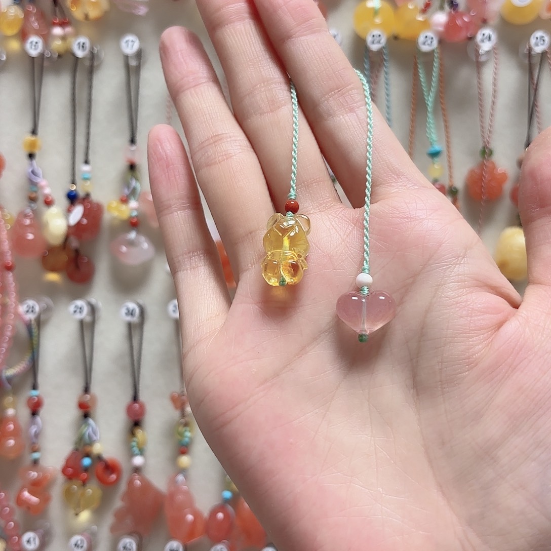 南红玛瑙未镶嵌吊坠(赠链)