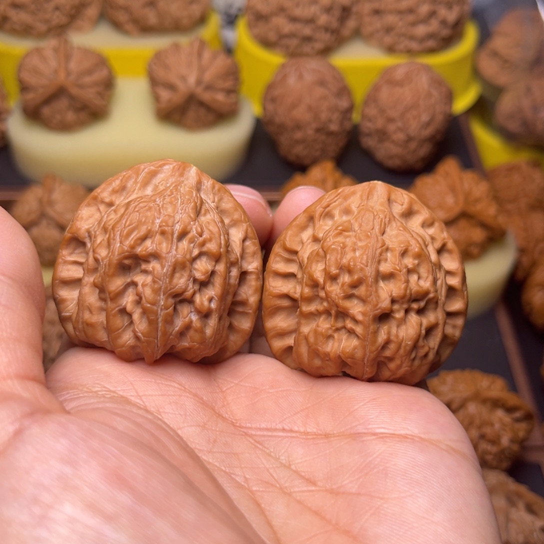 A***b把件文玩核桃靠山王40左右