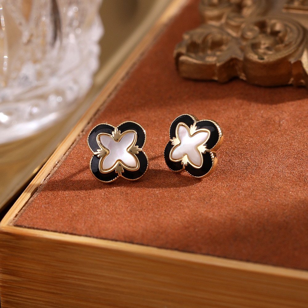 合金贝壳耳饰 天然贝壳四叶草黑色滴油花边贝壳耳钉