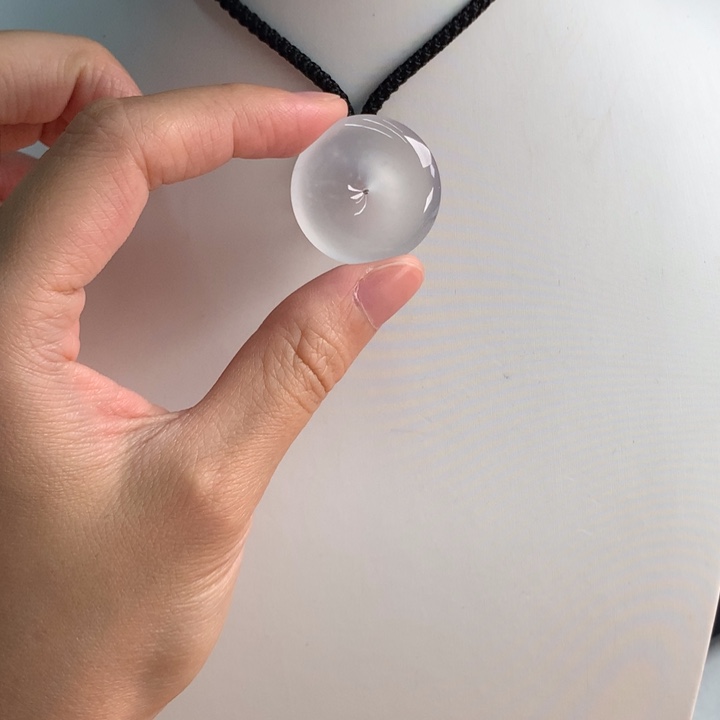 翡翠未镶嵌颈饰……