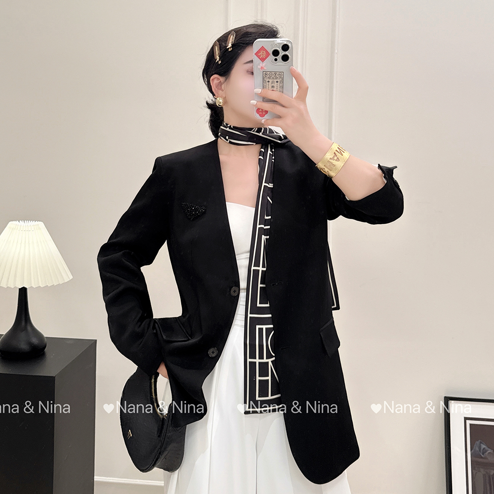 2025春季新款时尚V领丝巾西装外套女宽松显瘦休闲西服上衣