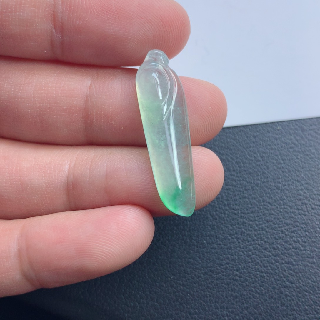 翡翠颈饰未镶嵌福瓜