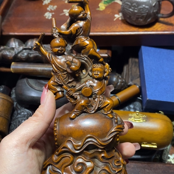 志***泊端景台紫檀木类木