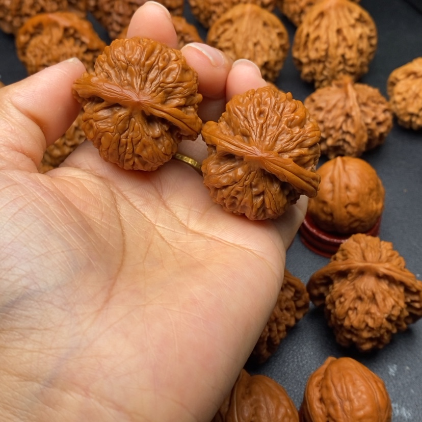 【闪购商品】文玩核桃把件37龙王玉