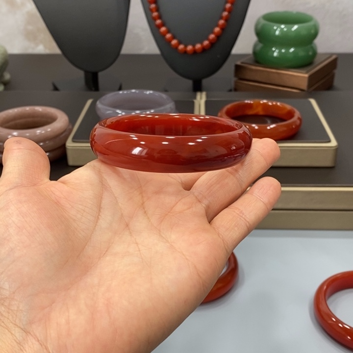 东陵石手镯未镶嵌?****?