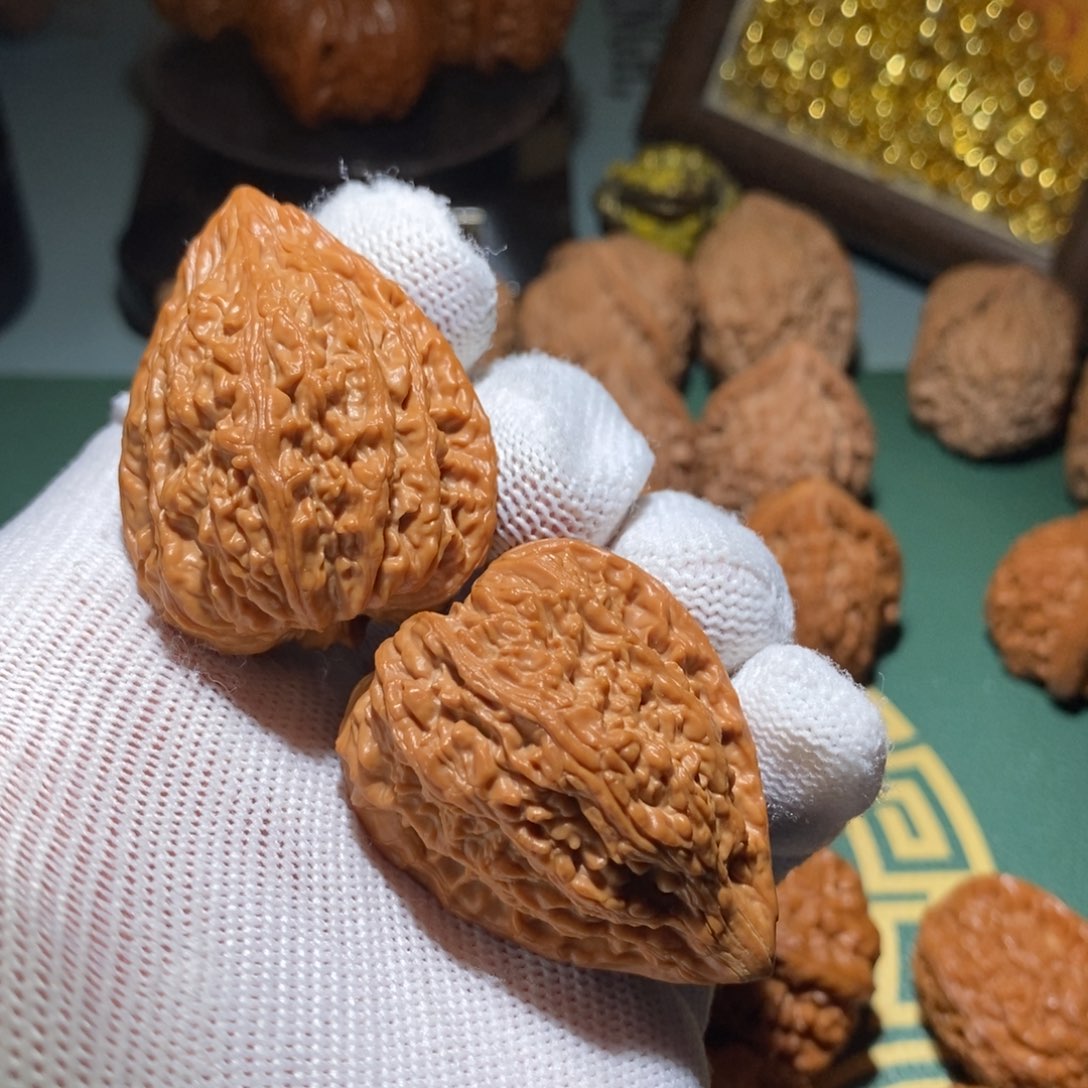 小****文玩核桃吊坠塔尖