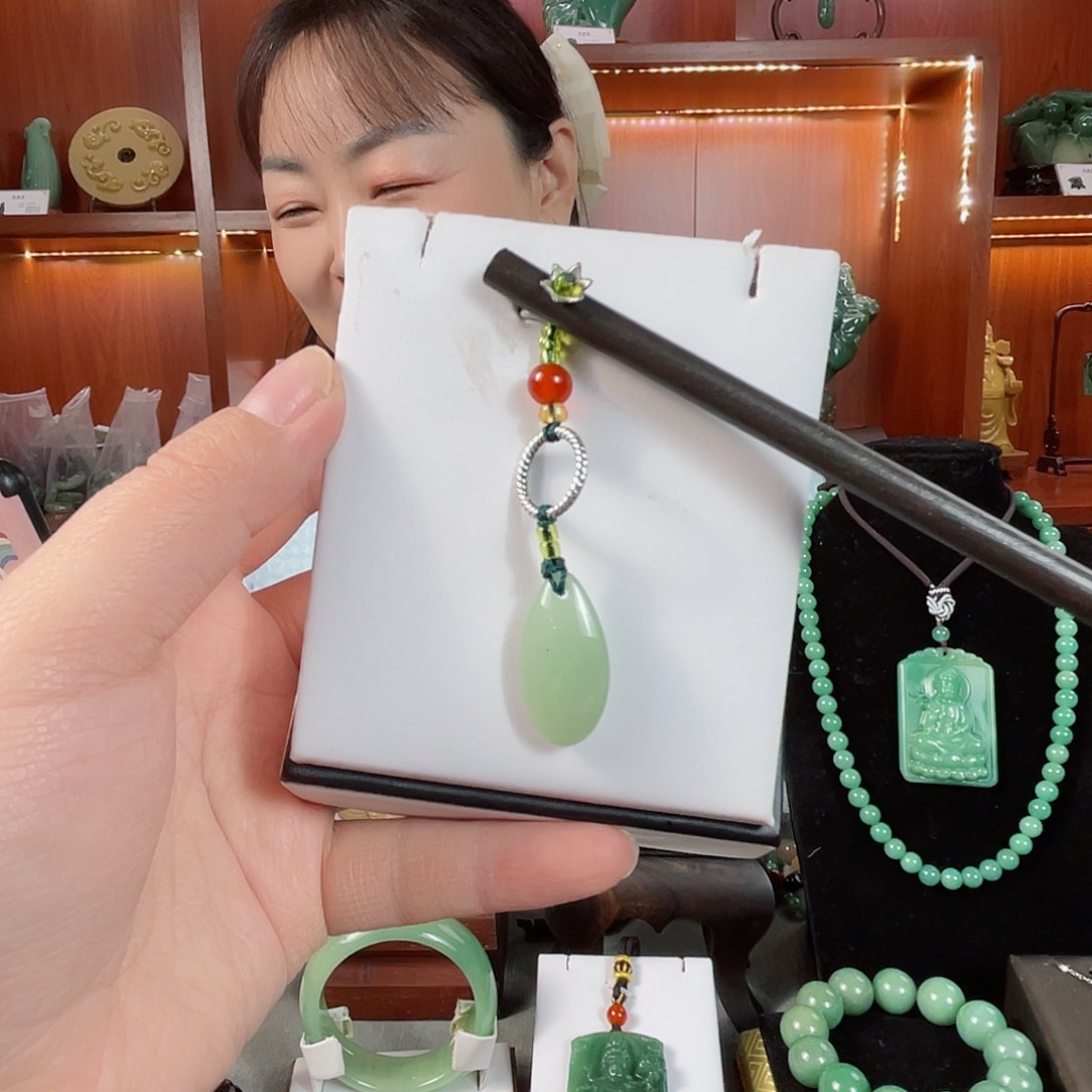 密玉（石英质玉）吊坠未镶嵌