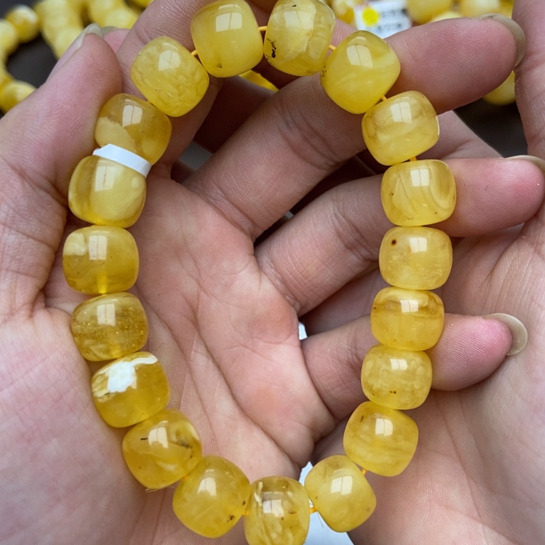 未镶嵌琥珀珠宝奇石4