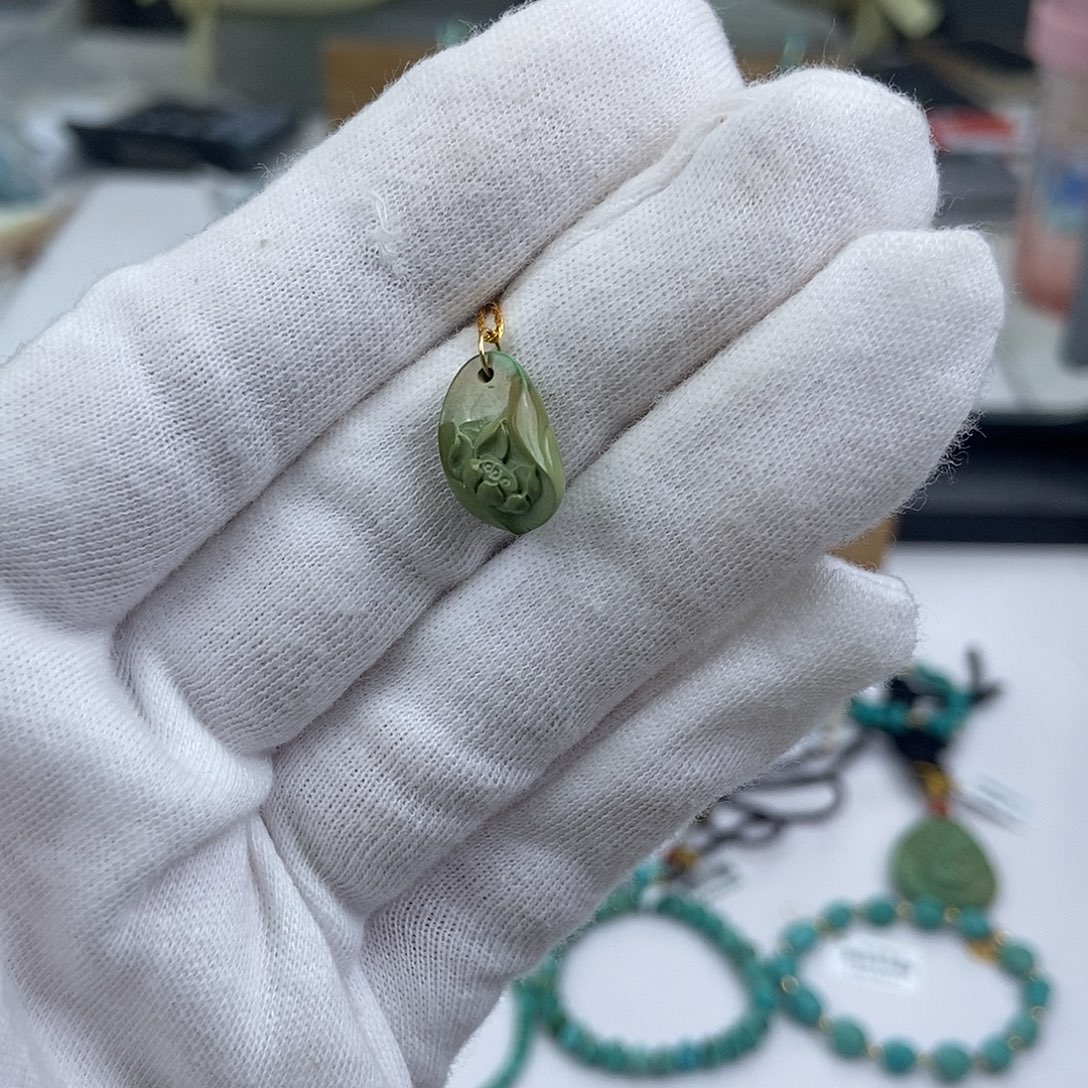 绿松石未镶嵌珠宝奇石