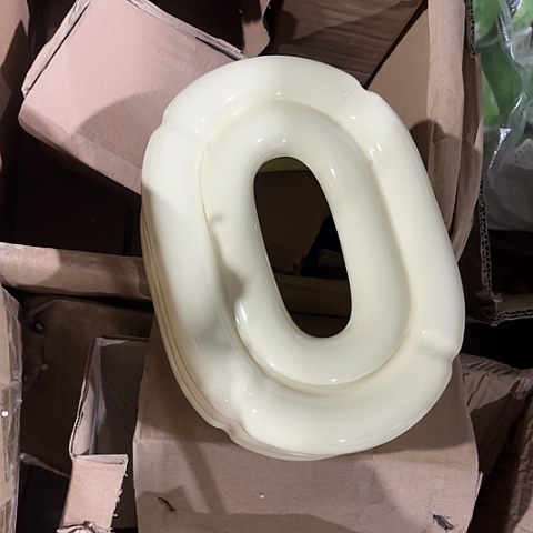 微瑕，不能明火，口径20，高8奶油色纸巾抽