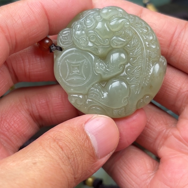 和田玉吊坠未镶嵌