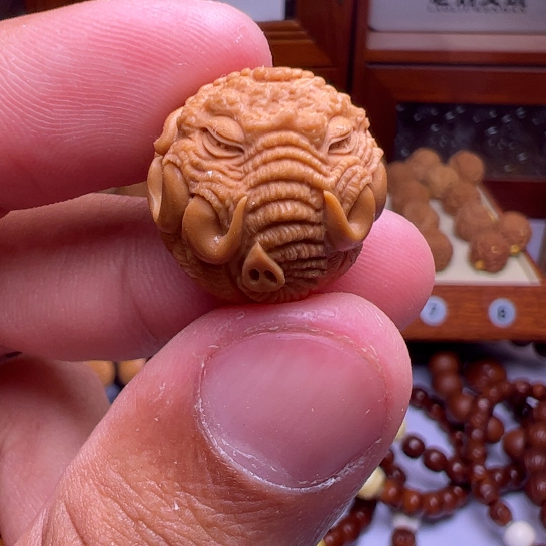 ****仑猴头核桃吊坠恶魔掌伸