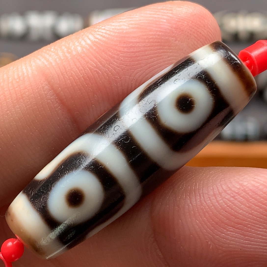 玛瑙/玉髓散珠～聚缘黑白宝盖三眼