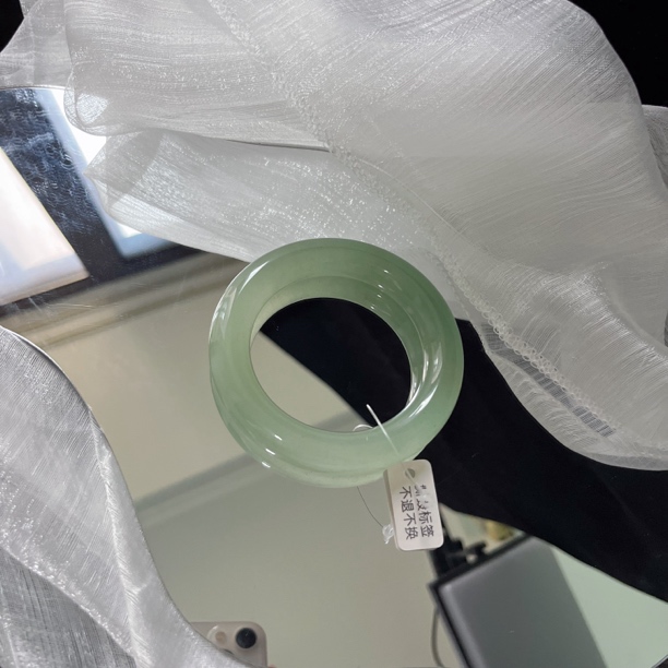 新疆老坑料浅绿东陵玉晴水色胖圆玉镯送妈妈礼物多样性发货拍一发