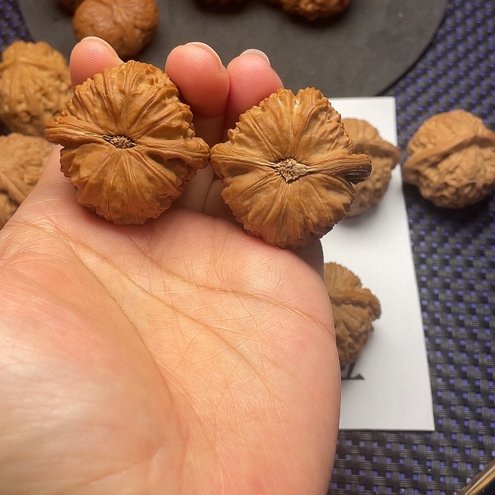 4***6吊坠文玩核桃白狮子三角白