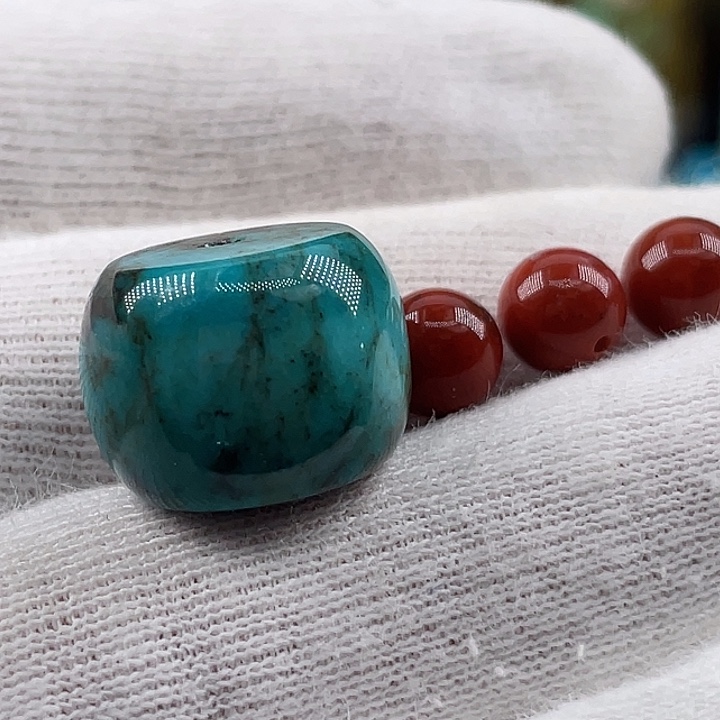 南红玛瑙未镶嵌珠宝奇石