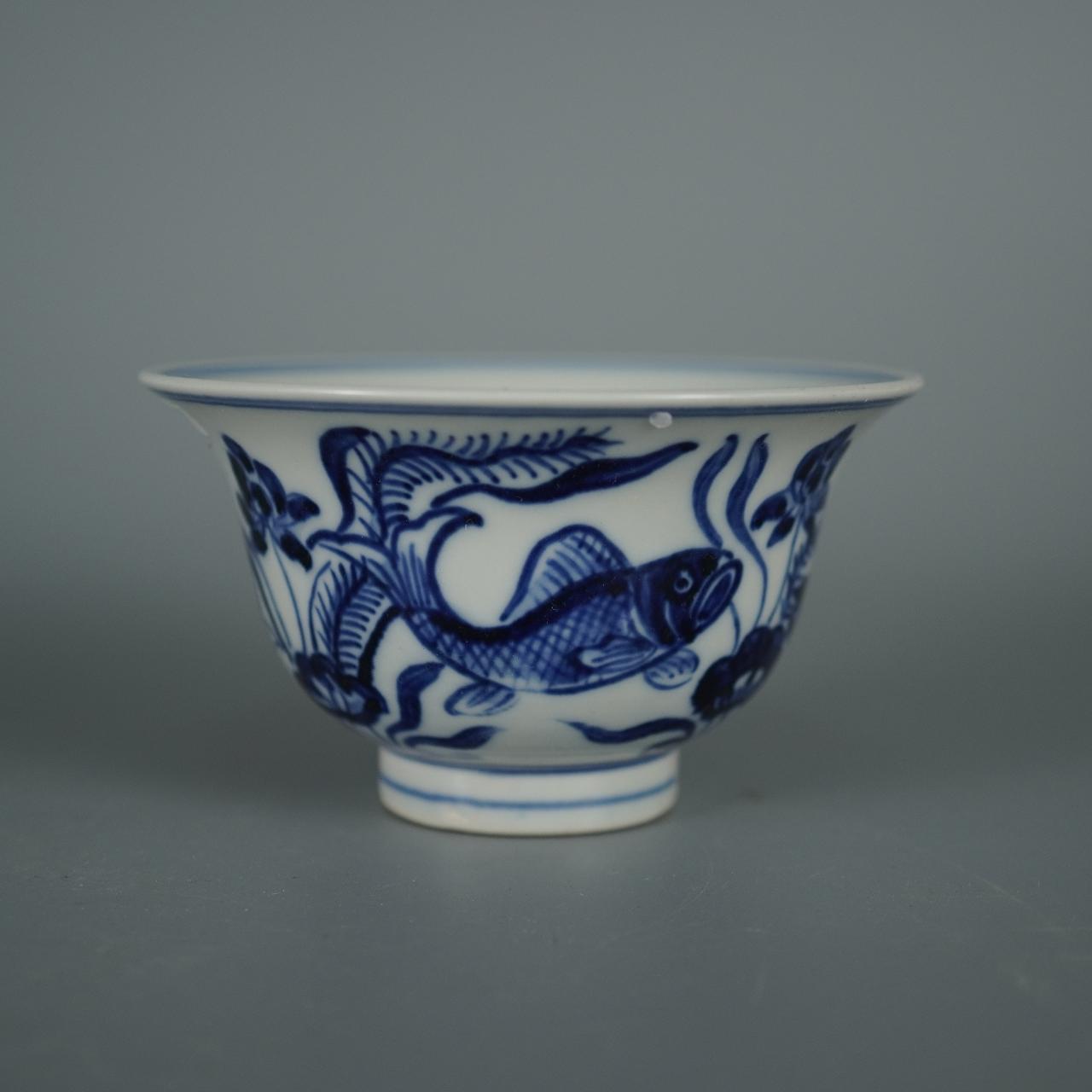 11411青花鱼藻纹杯子