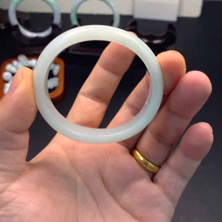 翡翠未镶嵌手镯天然缅甸翡翠手镯ａ货