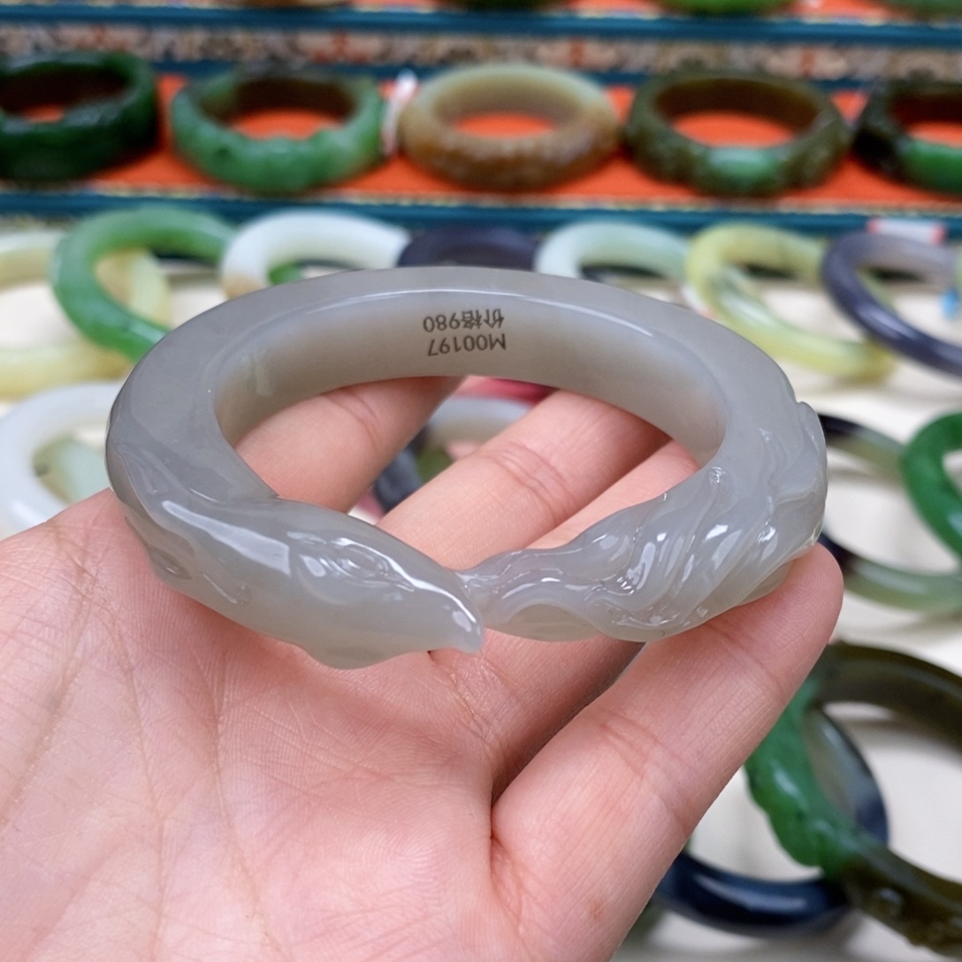 和田玉手镯56.6未镶嵌