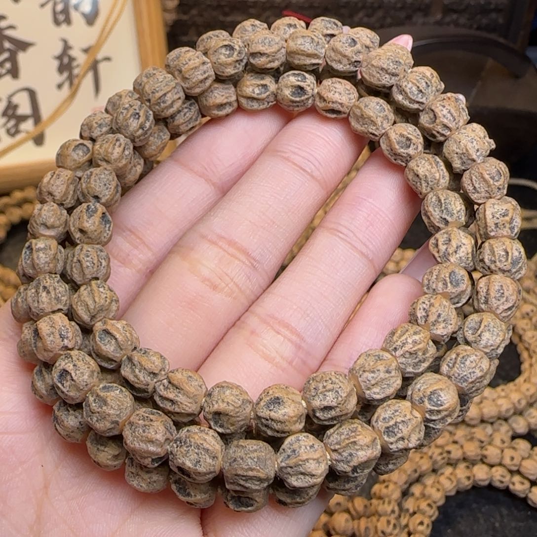 柏香籽/百香籽吊坠不**顾