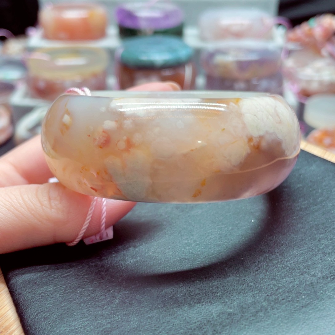 玛瑙/玉髓手镯未镶嵌六****燕66