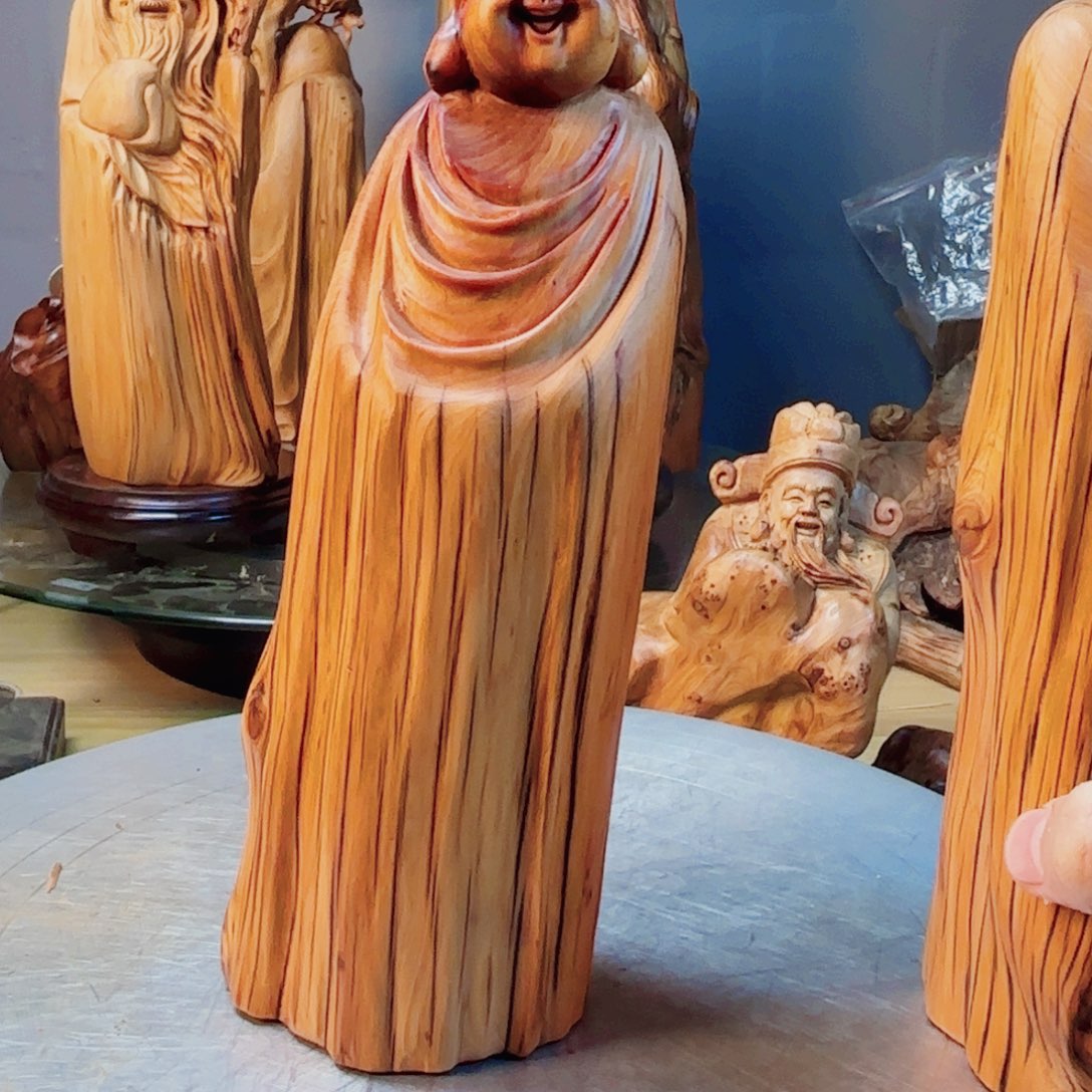 柏木（崖柏）T***哥雕刻摆件