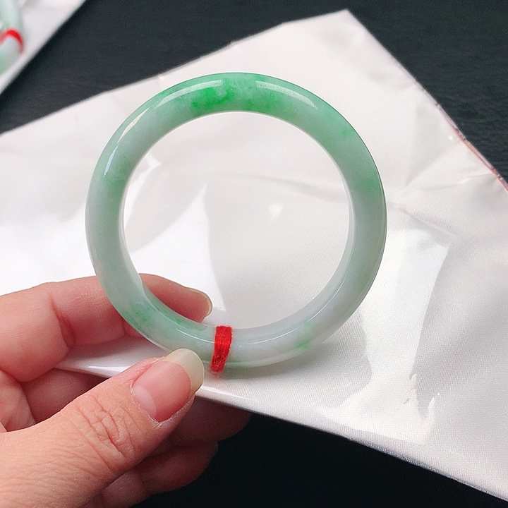 翡翠手镯未镶嵌翡翠021