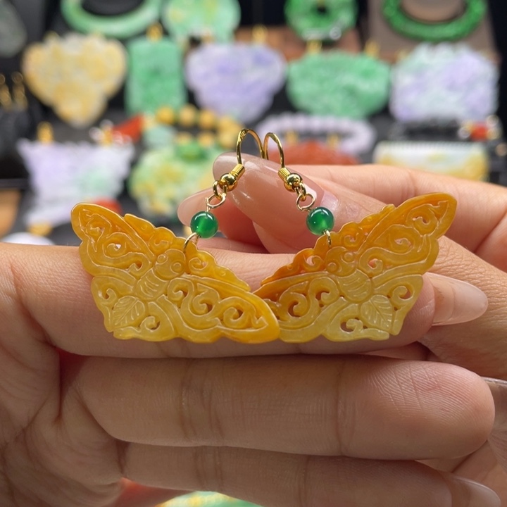 翡翠未镶嵌耳饰待编织