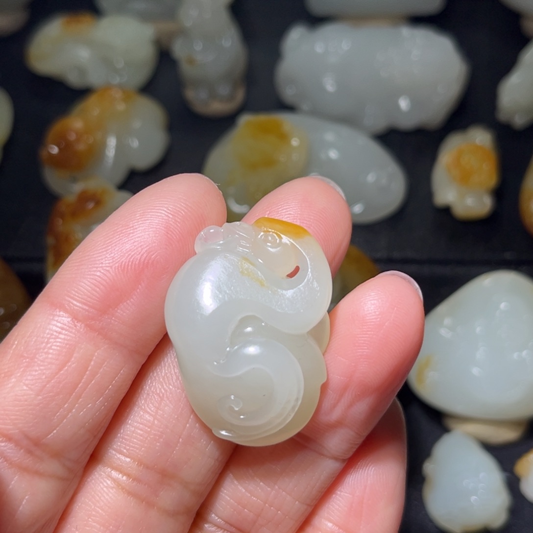 和田玉颈饰未镶嵌执*