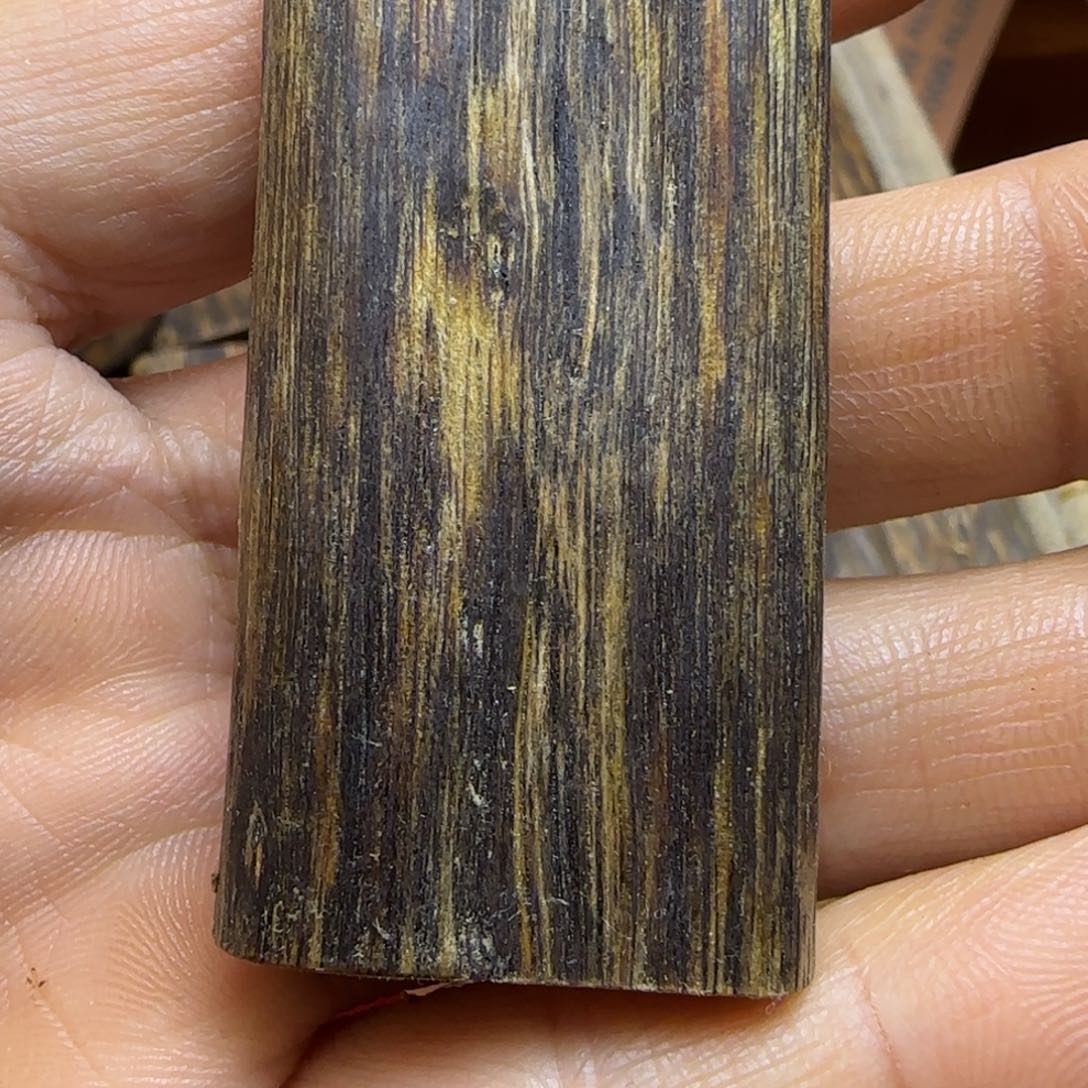 沉香吊坠原汁原味沉香