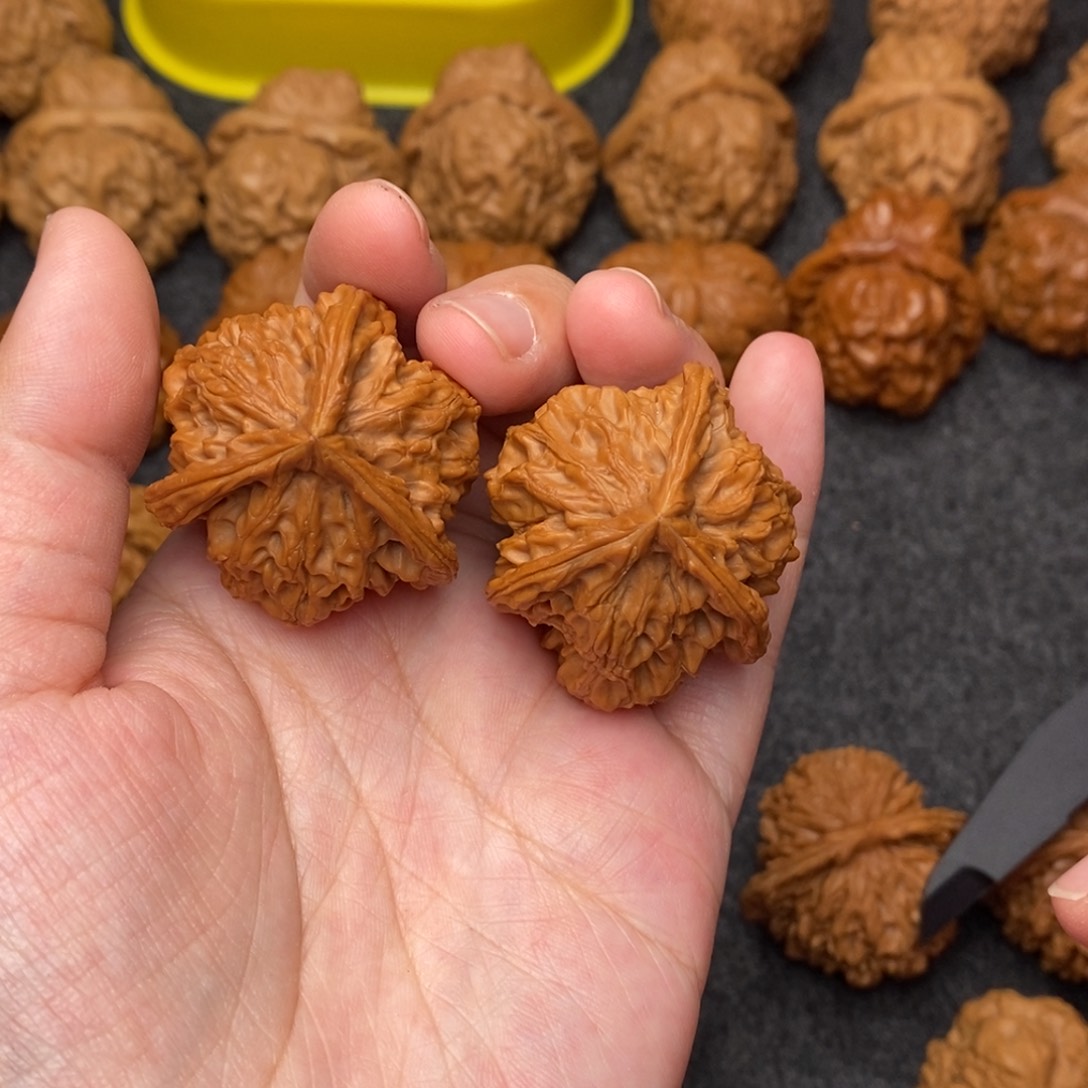 文玩核桃把件三棱36