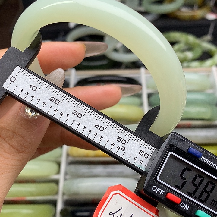 蛇纹石玉未镶嵌手镯544