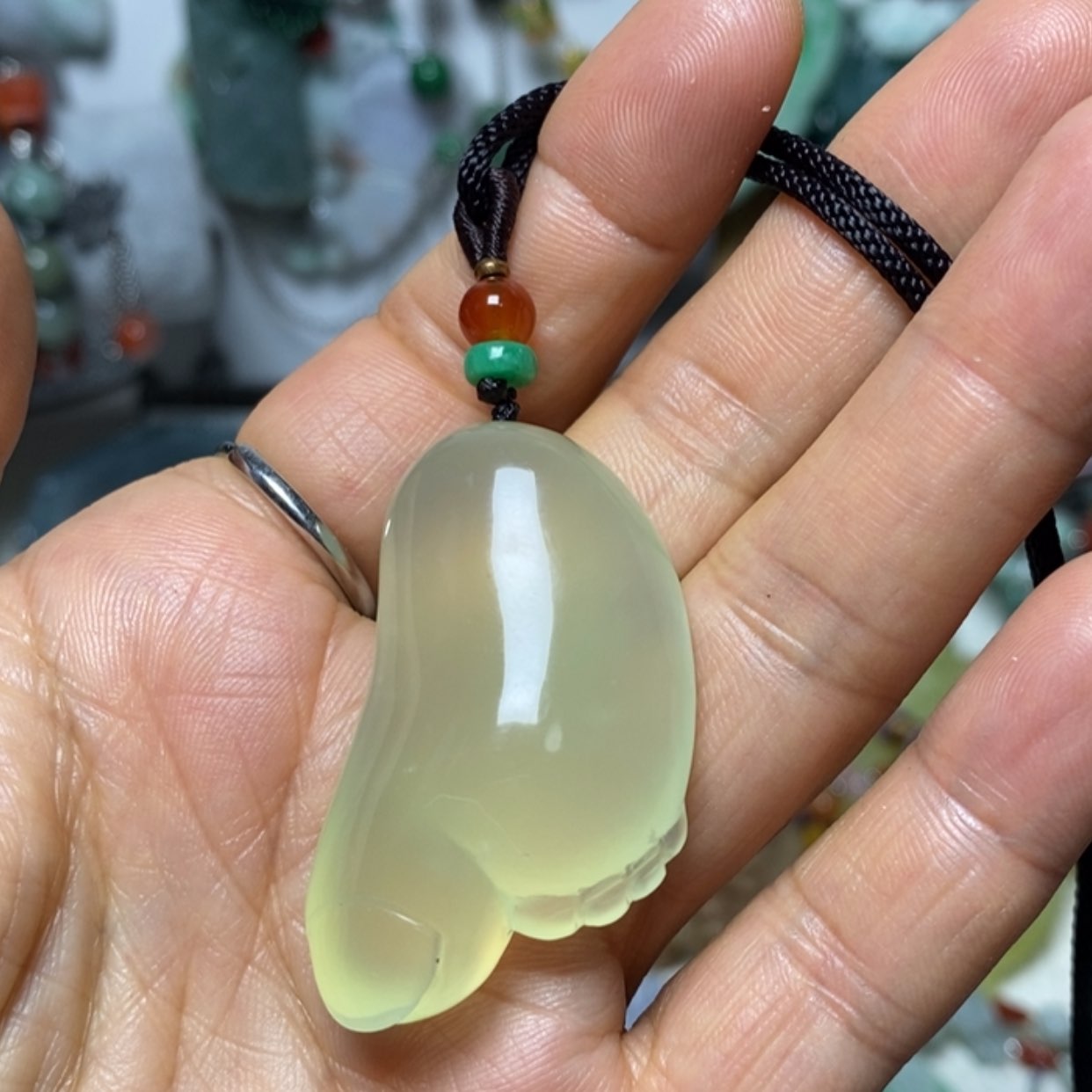 【闪购商品】翡翠吊坠(赠链)未镶嵌