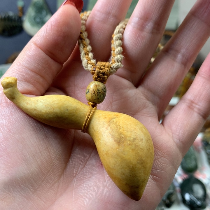 岫岩河磨玉（透闪石质玉）手把未镶嵌