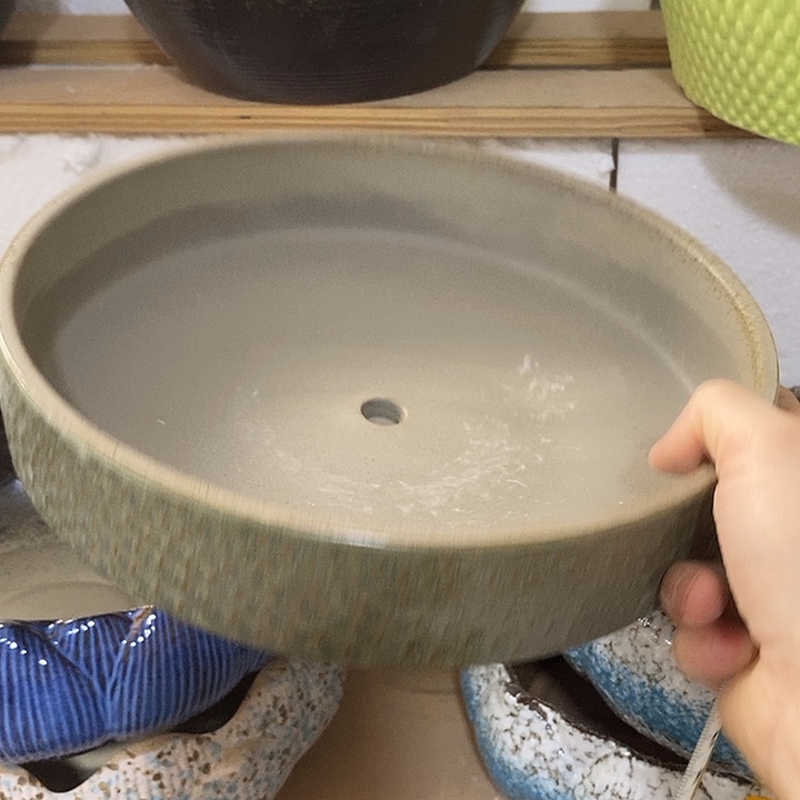陶盆有孔 瑕疵针孔漏釉介意勿拍口 23高6