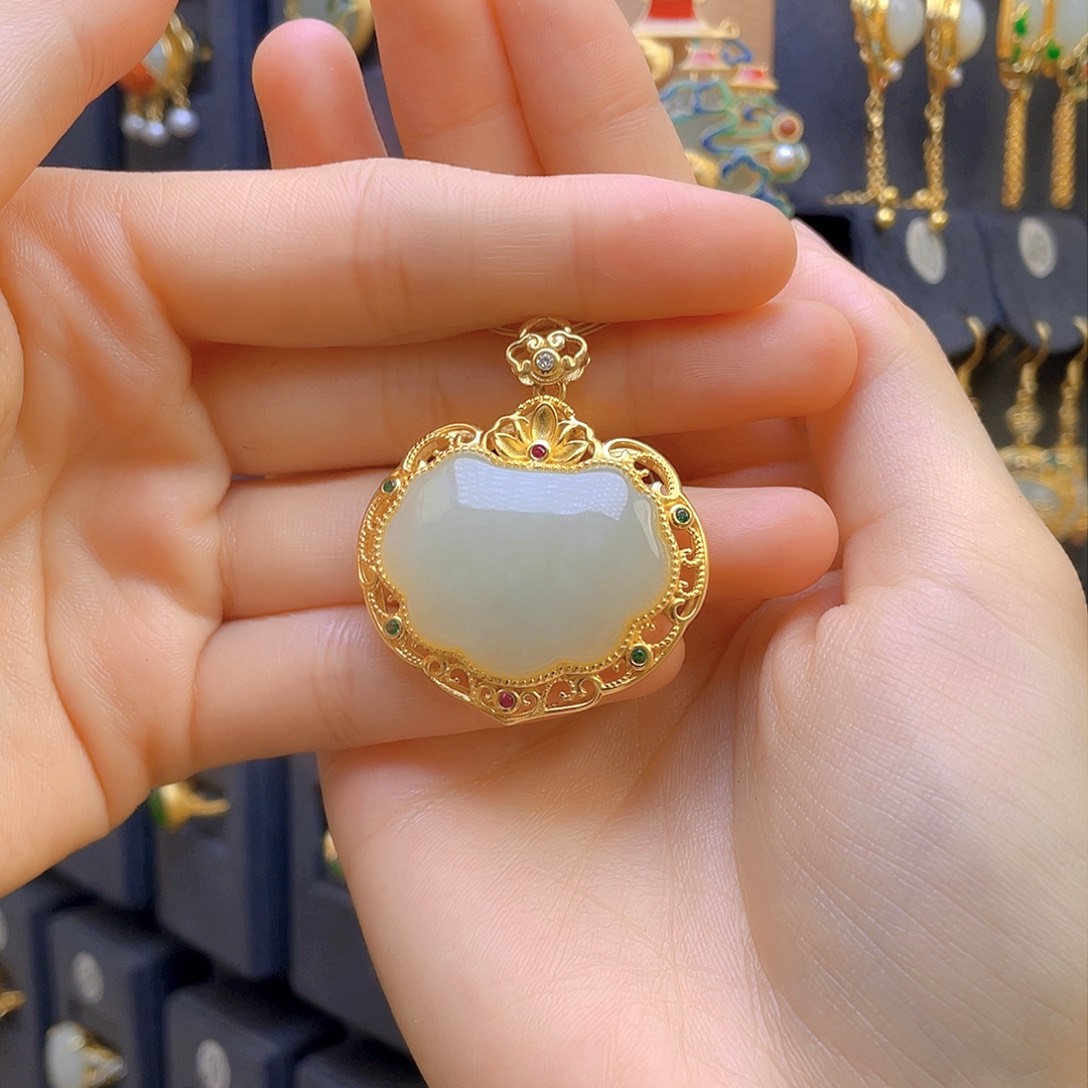 和田玉颈饰银S925镀金镶嵌