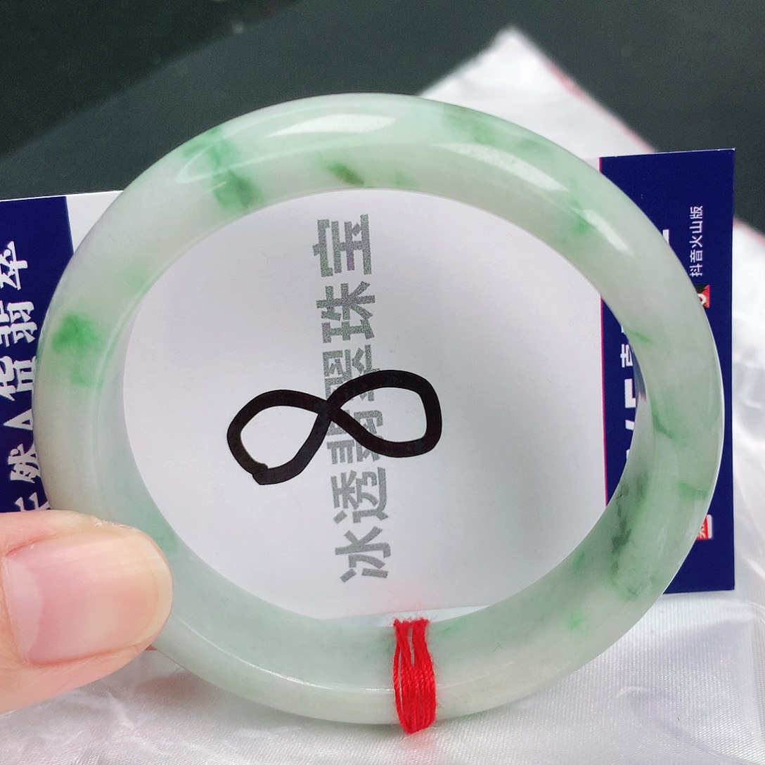 翡翠手镯未镶嵌缅甸天然A货翡翠